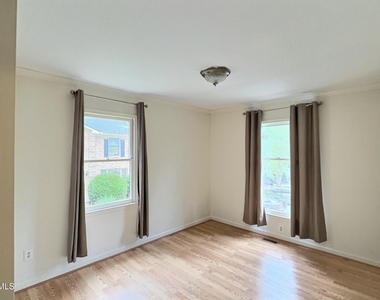 1515 E Franklin Street - Photo Thumbnail 8