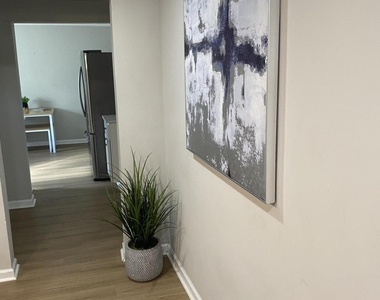 1208 Drew Street - Photo Thumbnail 4