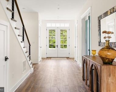 10203 Battle Colors Lane - Photo Thumbnail 8