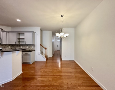 513 Dragby Lane - Photo Thumbnail 7