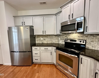 513 Dragby Lane - Photo Thumbnail 4