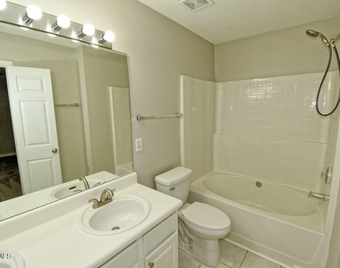 314 Canyon Lake Circle - Photo Thumbnail 16