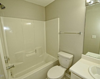 314 Canyon Lake Circle - Photo Thumbnail 20
