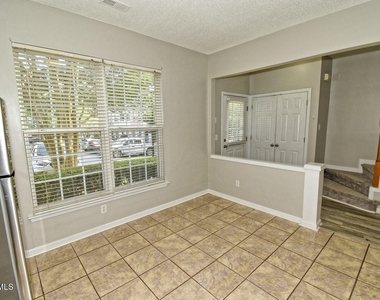 314 Canyon Lake Circle - Photo Thumbnail 6