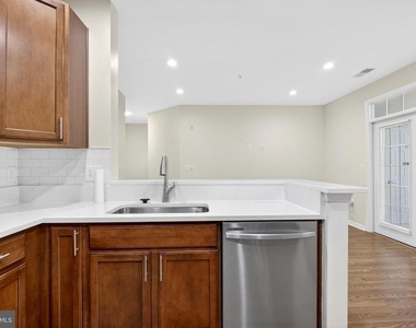 1321 Karen Boulevard - Photo Thumbnail 14