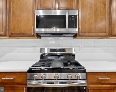 1321 Karen Boulevard - Photo Thumbnail 18