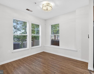 1321 Karen Boulevard - Photo Thumbnail 11