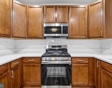 1321 Karen Boulevard - Photo Thumbnail 15
