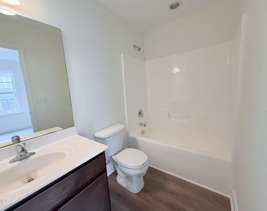 275 Michigan Avenue - Photo Thumbnail 4