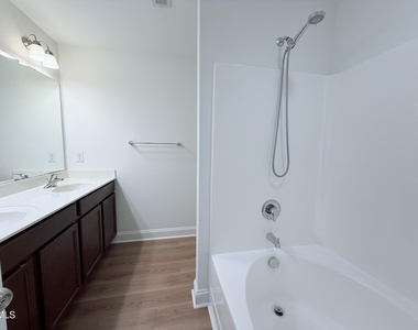 275 Michigan Avenue - Photo Thumbnail 6