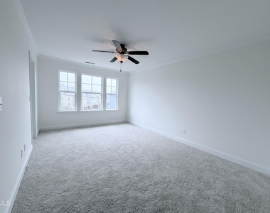 275 Michigan Avenue - Photo Thumbnail 5