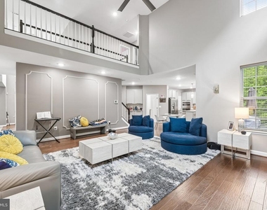 10400 Del Ray Court - Photo Thumbnail 7