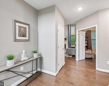 10400 Del Ray Court - Photo Thumbnail 3