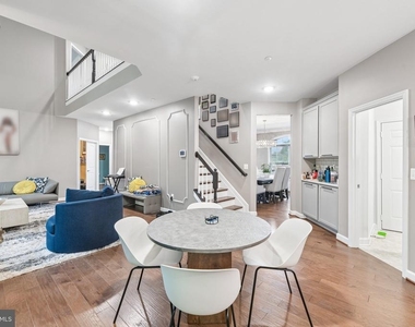 10400 Del Ray Court - Photo Thumbnail 12