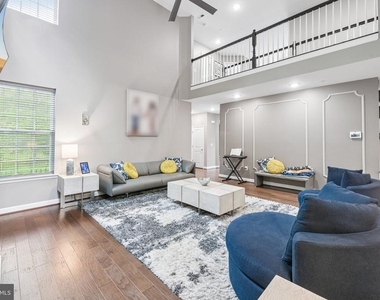 10400 Del Ray Court - Photo Thumbnail 8