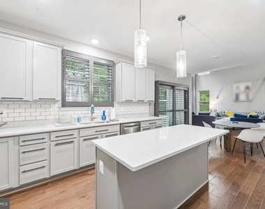 10400 Del Ray Court - Photo Thumbnail 15