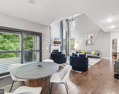 10400 Del Ray Court - Photo Thumbnail 9