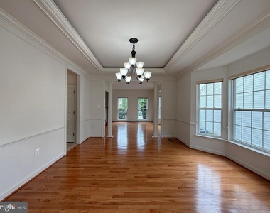 4415 Medallion Drive - Photo Thumbnail 4