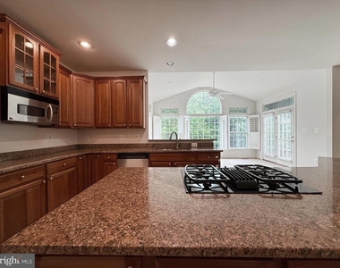 4415 Medallion Drive - Photo Thumbnail 17