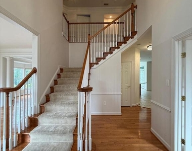 4415 Medallion Drive - Photo Thumbnail 24