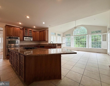 4415 Medallion Drive - Photo Thumbnail 13