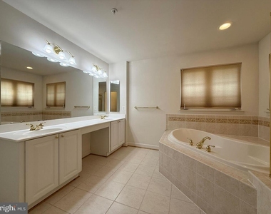 4415 Medallion Drive - Photo Thumbnail 29