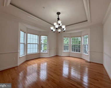 4415 Medallion Drive - Photo Thumbnail 3
