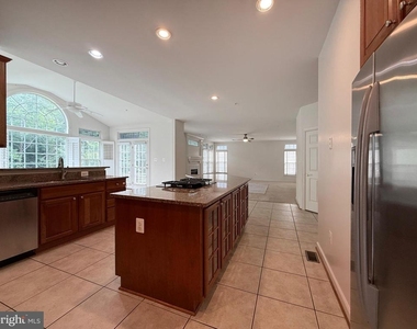 4415 Medallion Drive - Photo Thumbnail 11