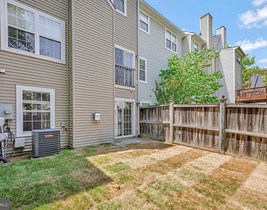 1815 Spanish Oak Lane - Photo Thumbnail 34