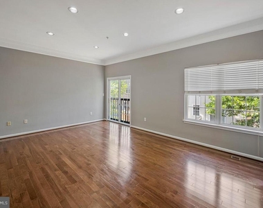 1815 Spanish Oak Lane - Photo Thumbnail 8