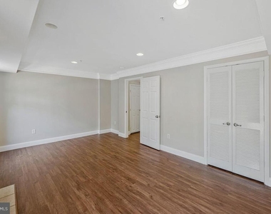 1815 Spanish Oak Lane - Photo Thumbnail 5