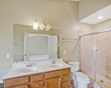 1815 Spanish Oak Lane - Photo Thumbnail 23