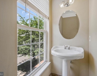 1815 Spanish Oak Lane - Photo Thumbnail 18