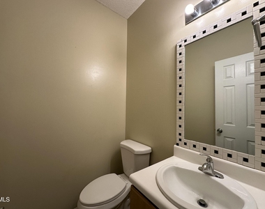312 Commons Drive - Photo Thumbnail 7