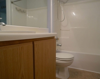 312 Commons Drive - Photo Thumbnail 15