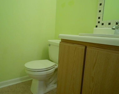 312 Commons Drive - Photo Thumbnail 9