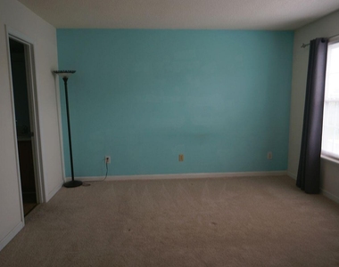 312 Commons Drive - Photo Thumbnail 11
