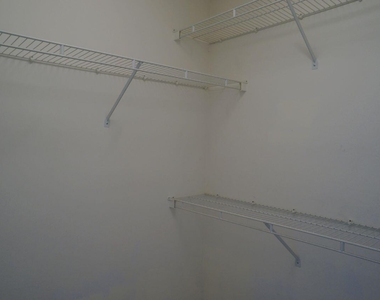 312 Commons Drive - Photo Thumbnail 13
