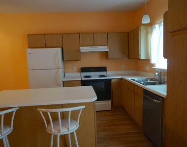 312 Commons Drive - Photo Thumbnail 2