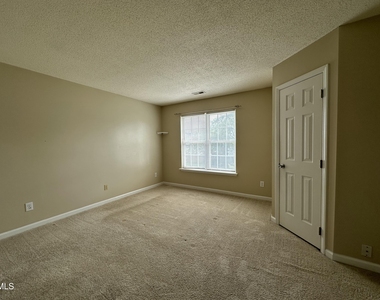 312 Commons Drive - Photo Thumbnail 11