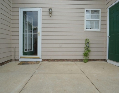 312 Commons Drive - Photo Thumbnail 15