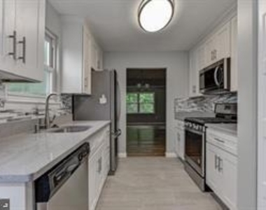 12702 N Point Lane - Photo Thumbnail 3