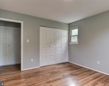 12702 N Point Lane - Photo Thumbnail 13