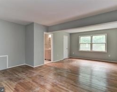 12702 N Point Lane - Photo Thumbnail 5