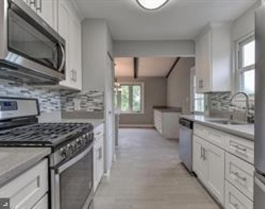 12702 N Point Lane - Photo Thumbnail 4