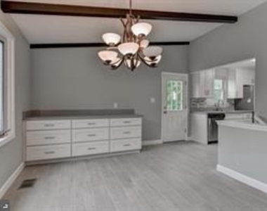 12702 N Point Lane - Photo Thumbnail 2