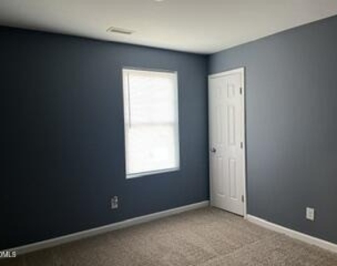 132 S Elizabeth Street - Photo Thumbnail 5