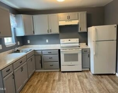 132 S Elizabeth Street - Photo Thumbnail 1
