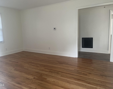504 Powell Street - Photo Thumbnail 4
