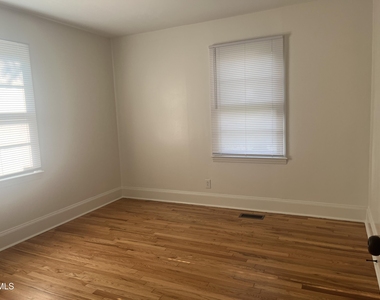 504 Powell Street - Photo Thumbnail 10